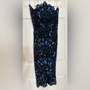 Elliatt Strapless Black Lace Dress with Blue Leaf Motif